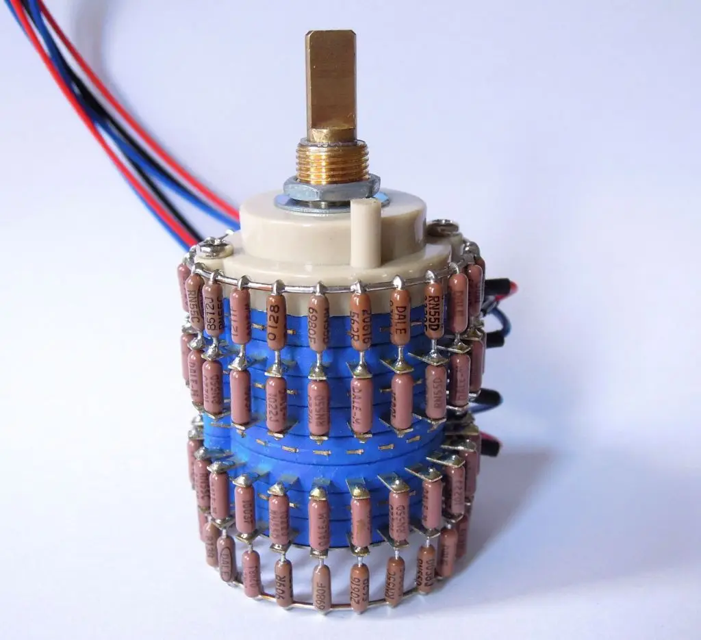 Copper shaft 24-speed two-channel L-type volume potentiometer