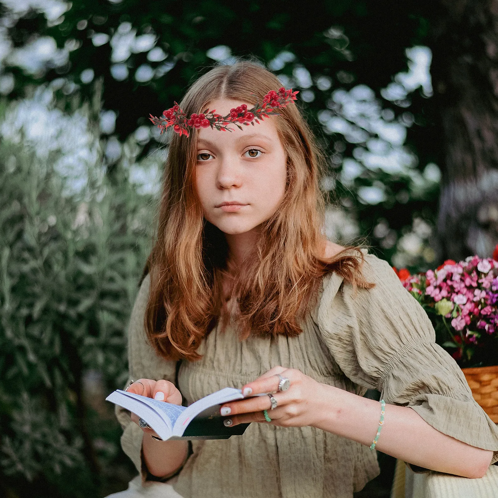 

Винтажный венок из красных ягод и цветов для невесты, свадебный головной убор, корона для волос, цветочный аксессуар для подружек невесты, на День святого Валентина и Рождество