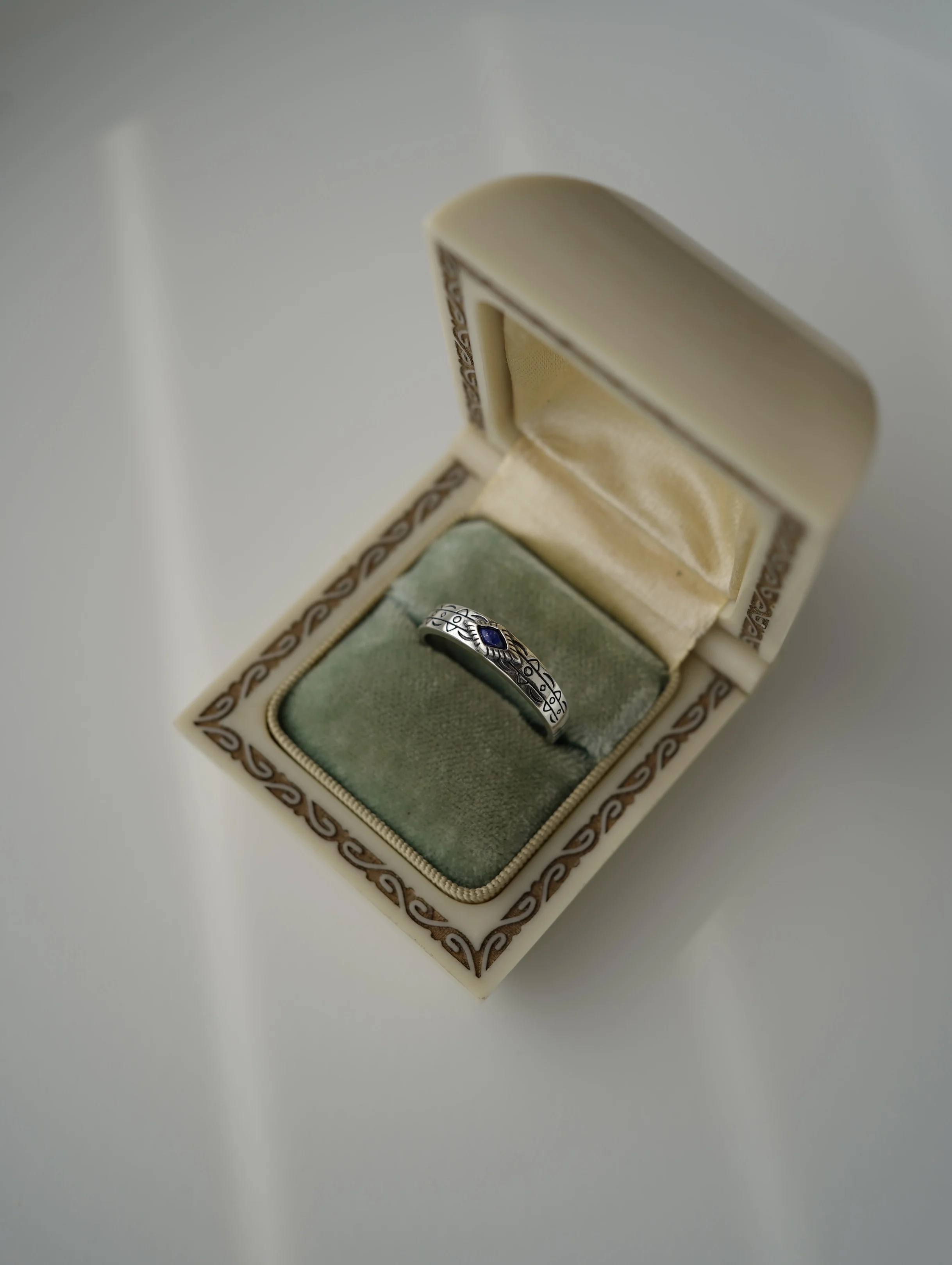 925-sterling-silver-ring-with-turquoise-natural-gemstone-indian-pattern-ameika-style-ring-fashionable-jewelry-accessory