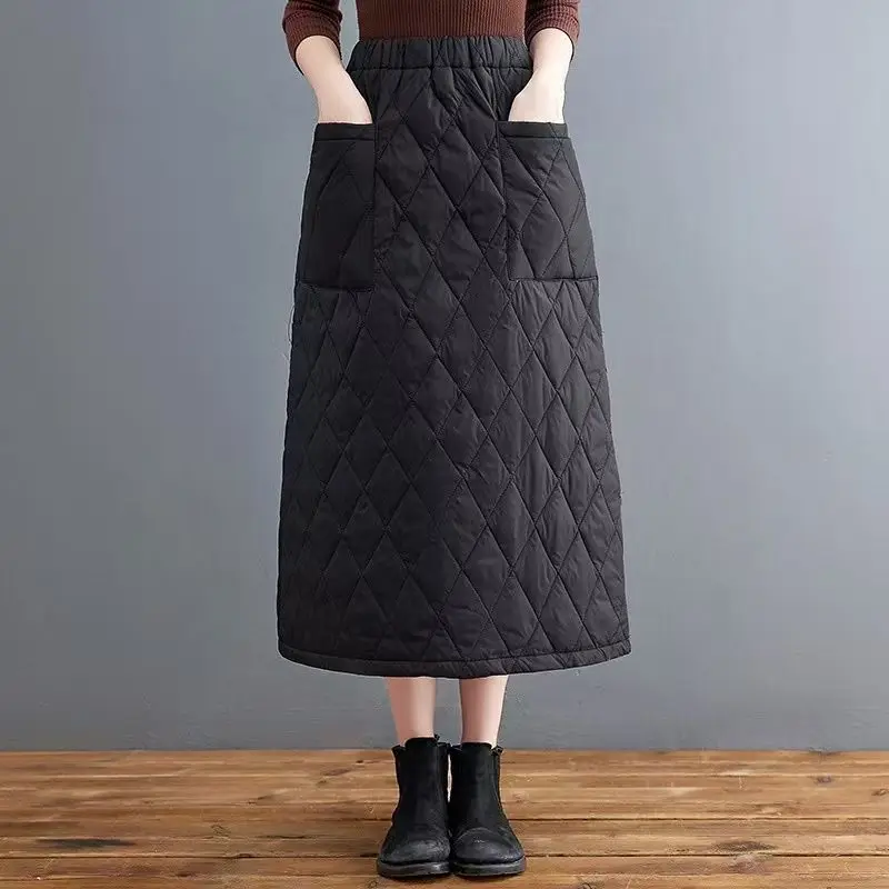 New Retro Quilted Cotton Half Skirt Women's Thick Warm Winter New Style Windproof Straight Thickened Cotton Skirt Trendy Diamond