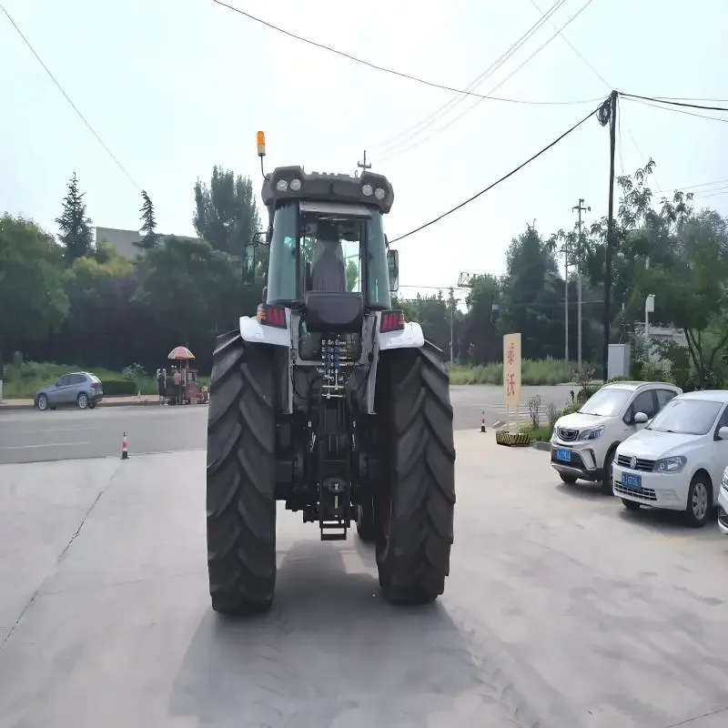 โรงงานผลิตรถแทรกเตอร์การเกษตร 280 แรงม้า รถแทรกเตอร์สนามหญ้า 4x4 สำหรับขายทั่วโลก รถแทรกเตอร์สุดหรูห้องโดยสารปรับอากาศ