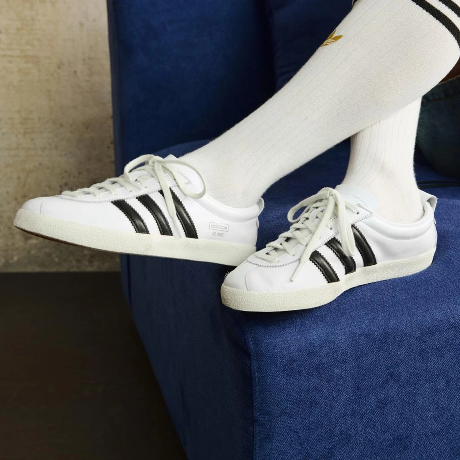 

Adidas Originals Women's Lightweight Classic Low-Top Casual Sneakers JI2507