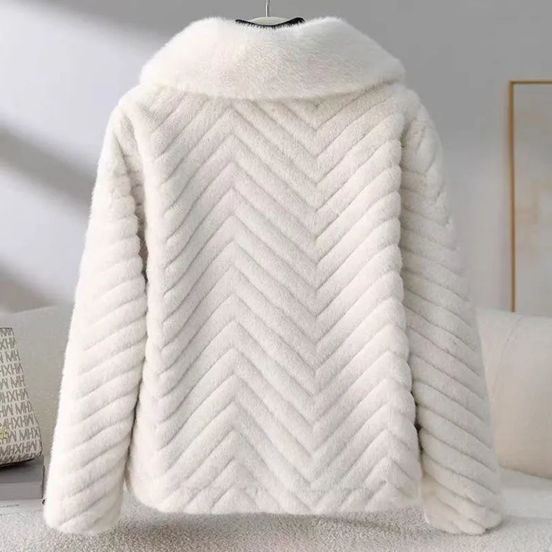 معطف فرو نسائي 2025 جديد تقليد المخملية معاطف المنك فضفاضة الفراء قطعة واحدة المرأة طبقة مزدوجة الفراء معطف فرو المنك الاصطناعي