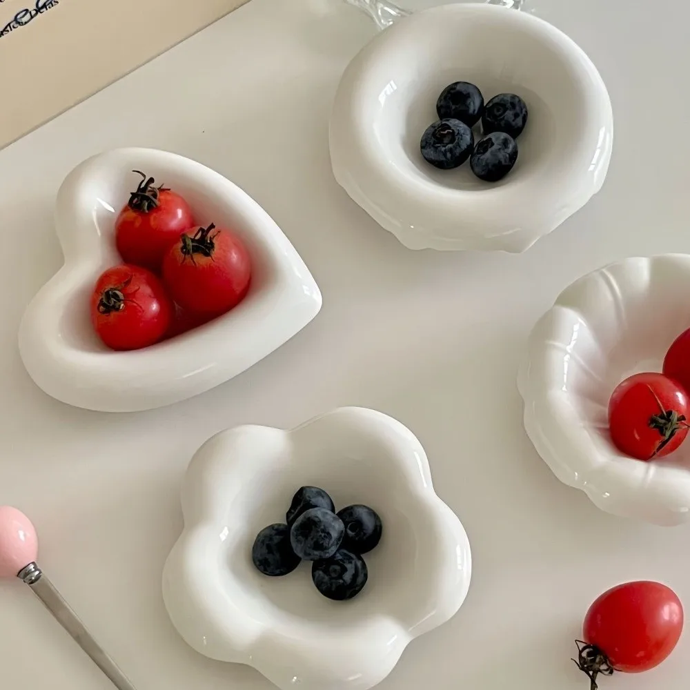 Cute Nordic Flavor Ceramic Sauce Bowl Heart Flowers Shaped Mini Seasoning Small Dish Seasoning Plate Snack Dip
