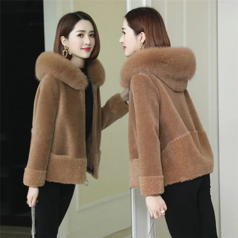 Veste courte en fourrure de laine pour femme, manteau en velours granulaire, col en fourrure, manteau à capuche, automne, hiver, nouvelle mode, 2023