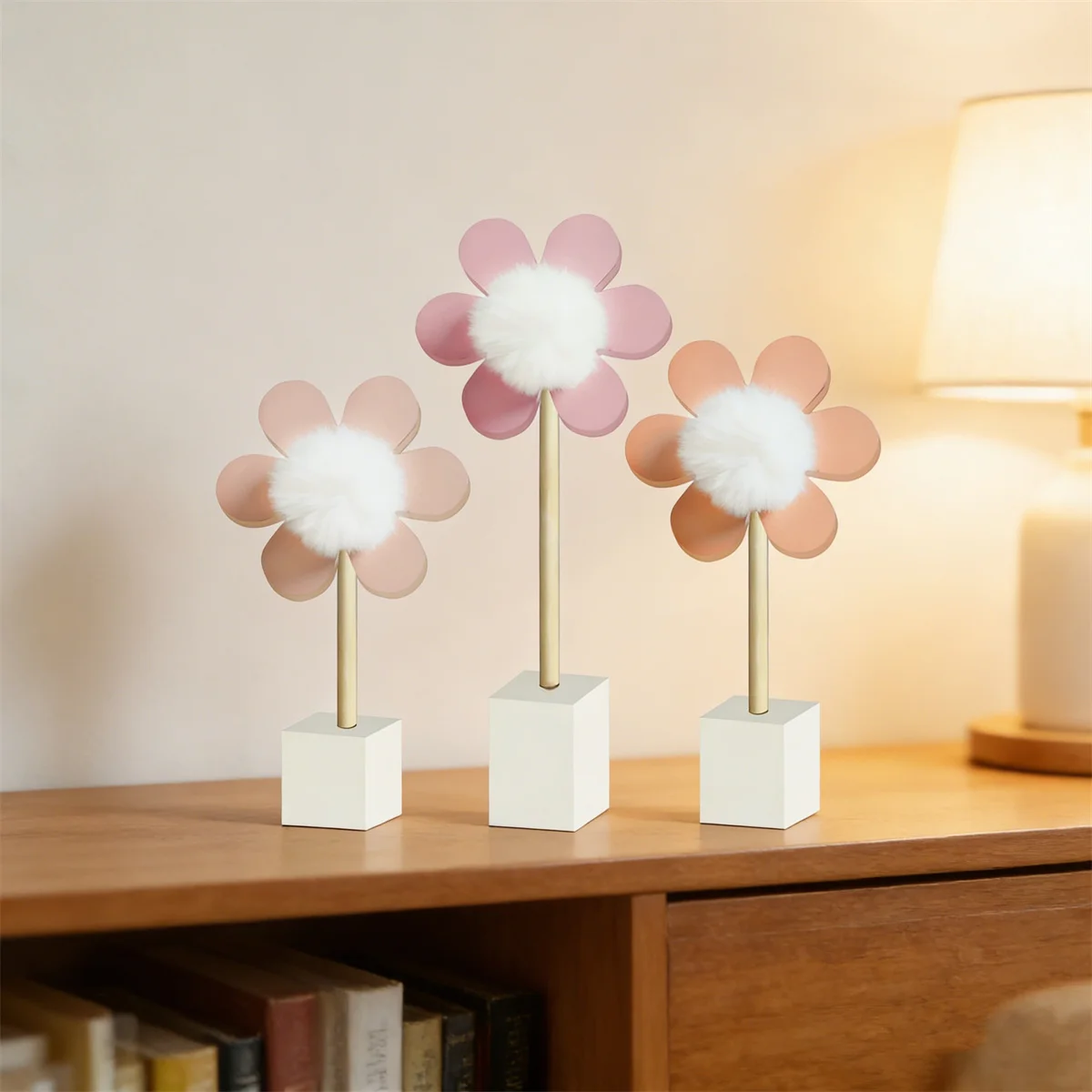 3-teilige Gänseblümchen-Regaldekoration aus Holz mit Pompon-Staubblatt, Boho-Deko für Babyzimmer, Kinderzimmer und Kindergarten
