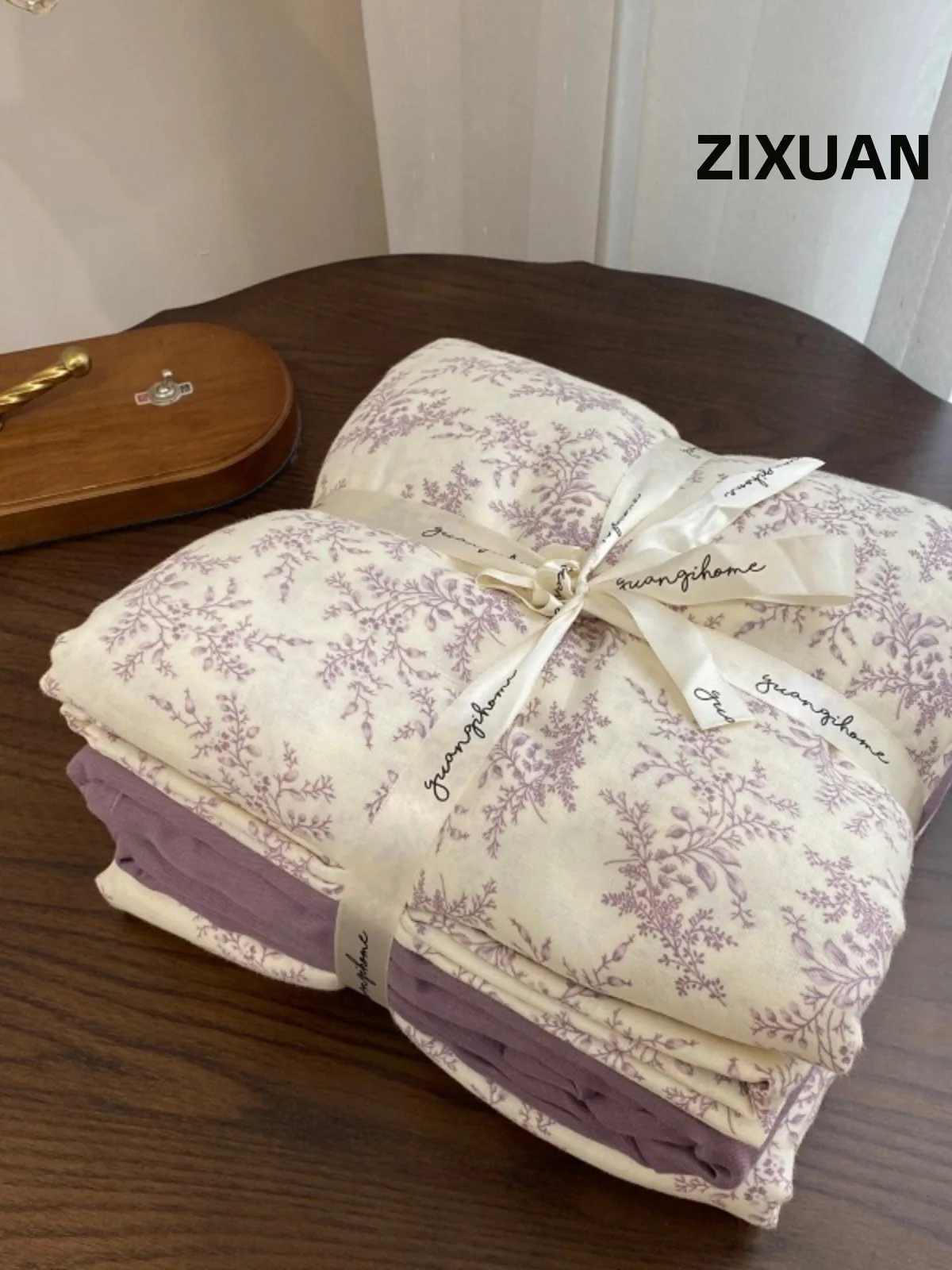 

Самый продаваемый хлопковый комплект из четырех предметов: двухслойная ткань с цветочным узором, класс А, для беременных, студентов, общежитий, незаменимый набор из четырех предметов.