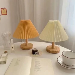 Lámpara de mesa plisada de estilo nórdico para decoración del hogar, luz de noche para dormitorio, 5V, USB, 220V