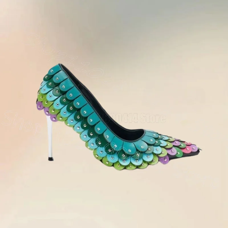 Bunte Leder-Pumps mit Quasten und Metallnieten, Slip-On Damenschuhe mit dünnem hohem Absatz, spitzer Zehenpartie, Party 2026 Zapatos Para Mujeres