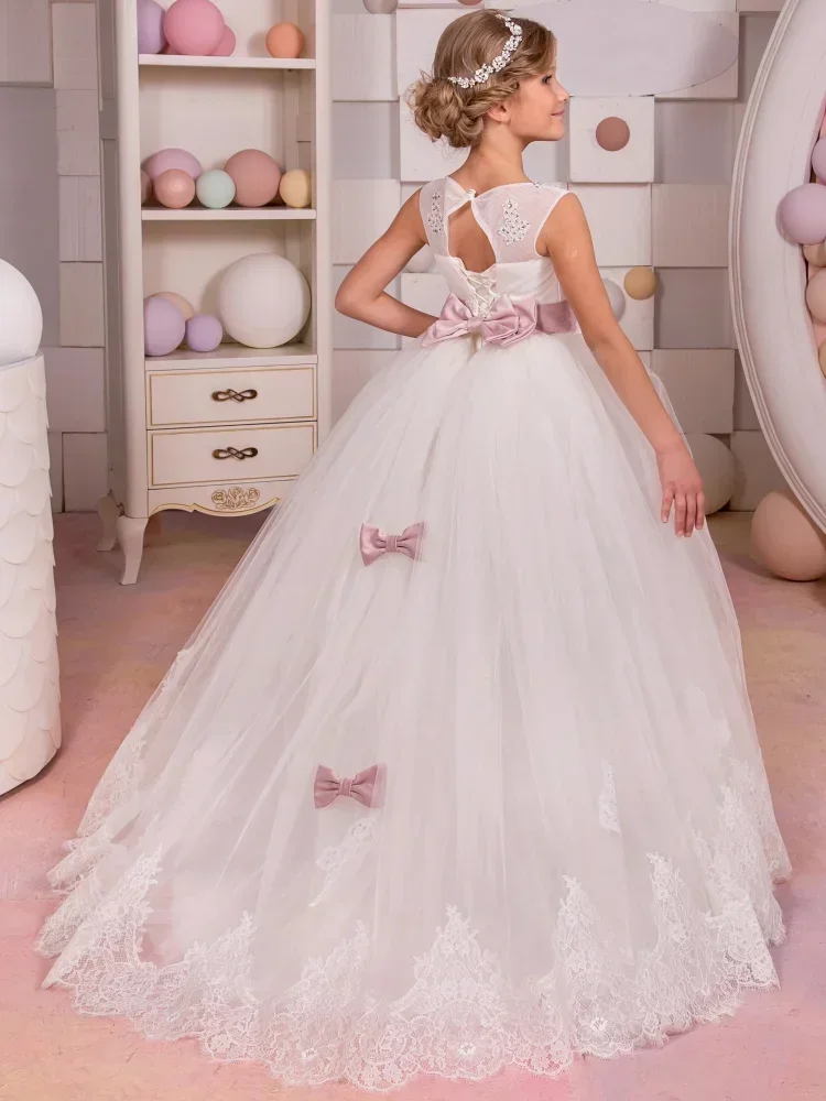 결혼식을위한 핑크 보우 민소매와 꽃의 소녀 드레스 생일 파티 연회 가운 화이트 Tulle 다이아몬드 레이스 아플리케