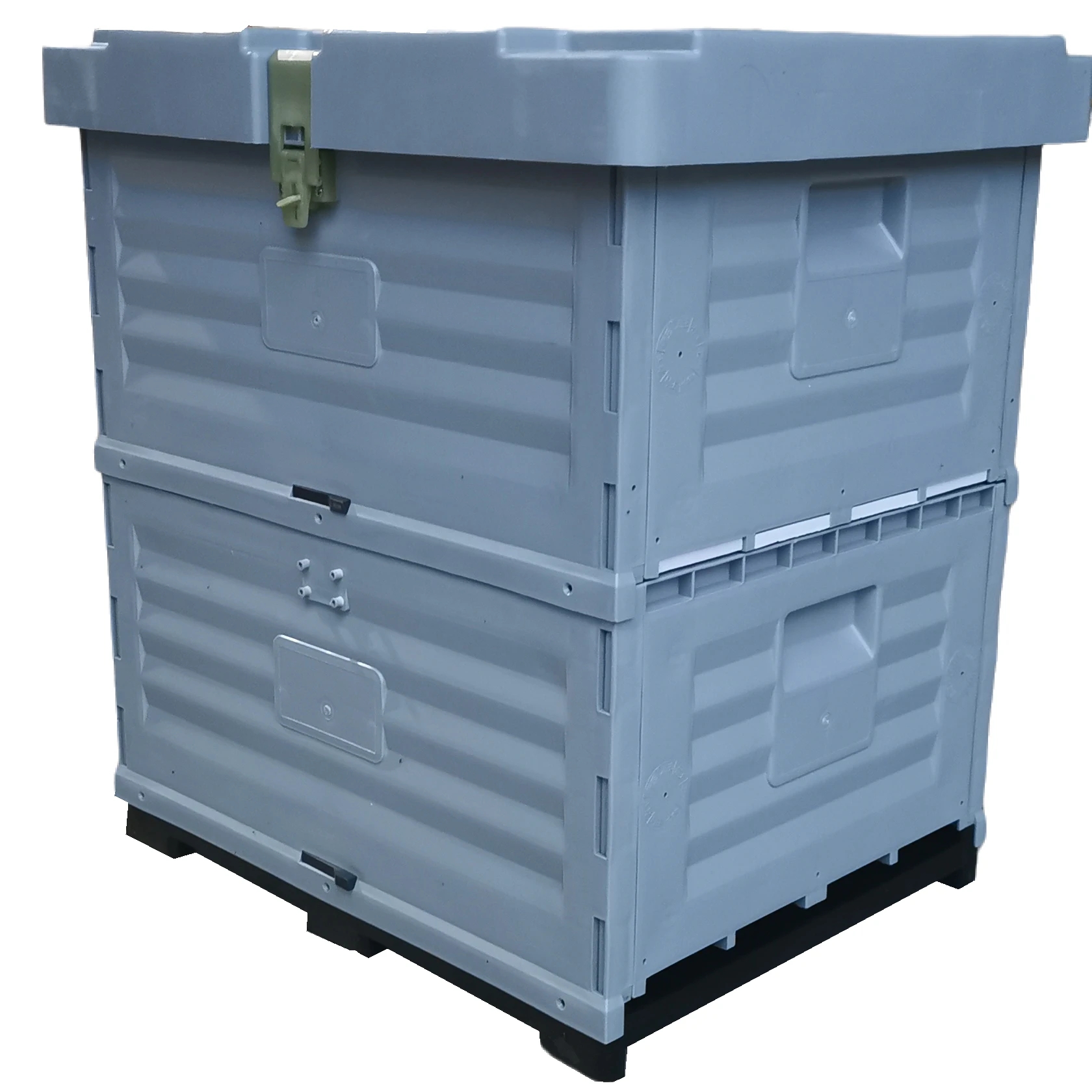 Langstroth 10 Frames Plastic Beehive with 2 Boxes PP Foam Insulated Beehive Ventilated Pullable Bottom Plate for Beekeeping