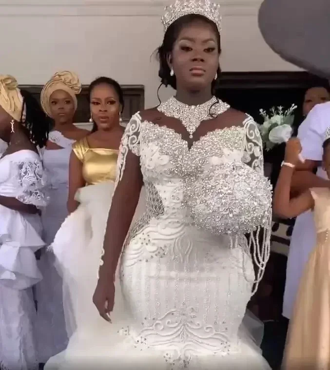 

Customized Mermaid Wedding Gowns African Sheer Neck Long Sleeves Lace Appliqued Beaded Arabic Bridal Gowns Plus Size 2023
