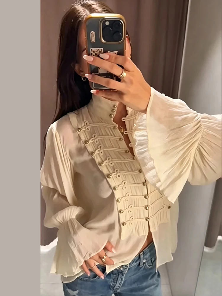Trendige beige Bluse aus Crinkle-Stoff für Damen, locker geschnitten, mit Stehkragen, doppelten Metallknöpfen, Laternenärmeln, geeignet für Herbst, Dating und Pendeln. – Detail 13