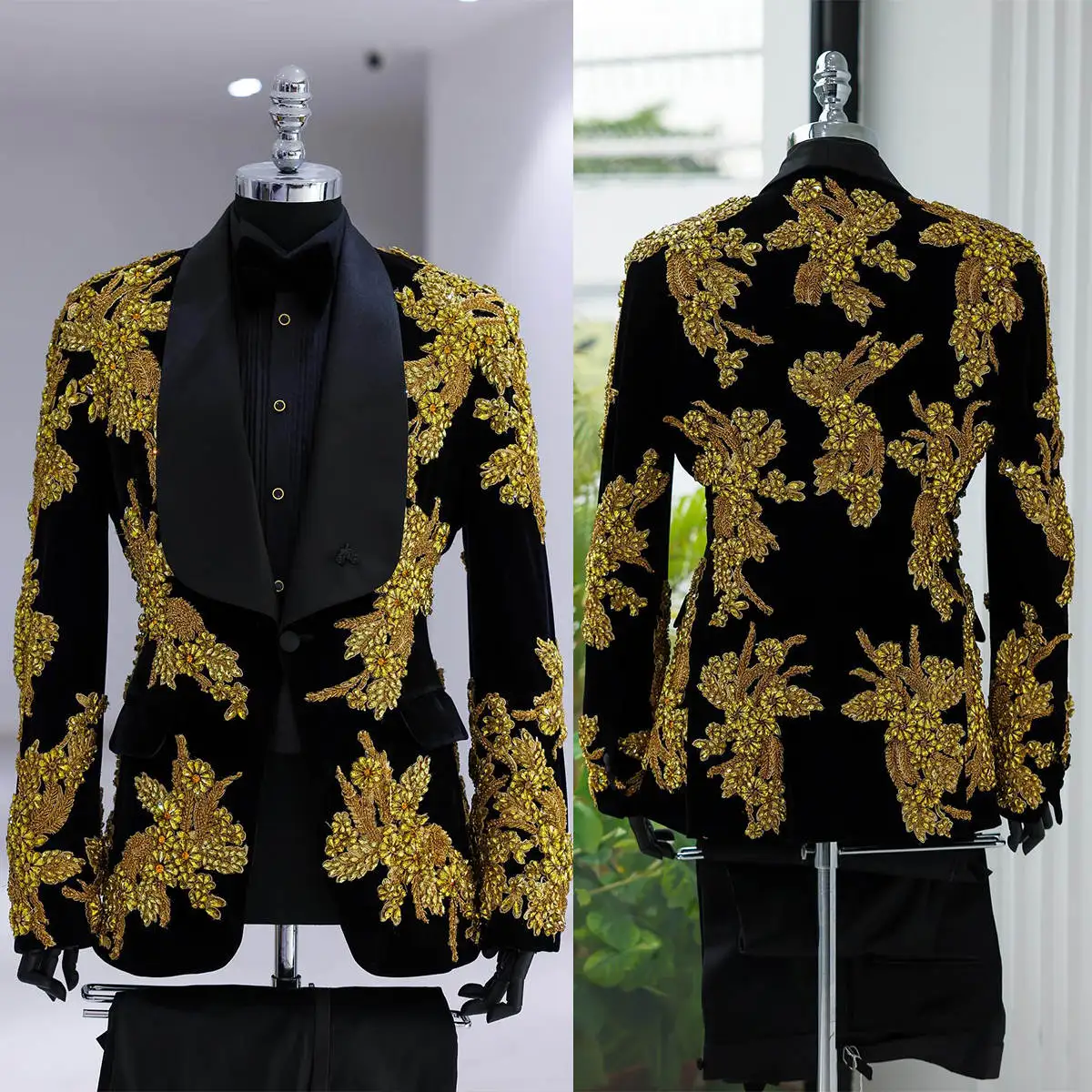 

Men's Runway Show Pants Suits Luxury Gold Flowers Beading Men Pants Suits Prom Cosplay Blazers Costume Prom Party Wear 2 Pieces