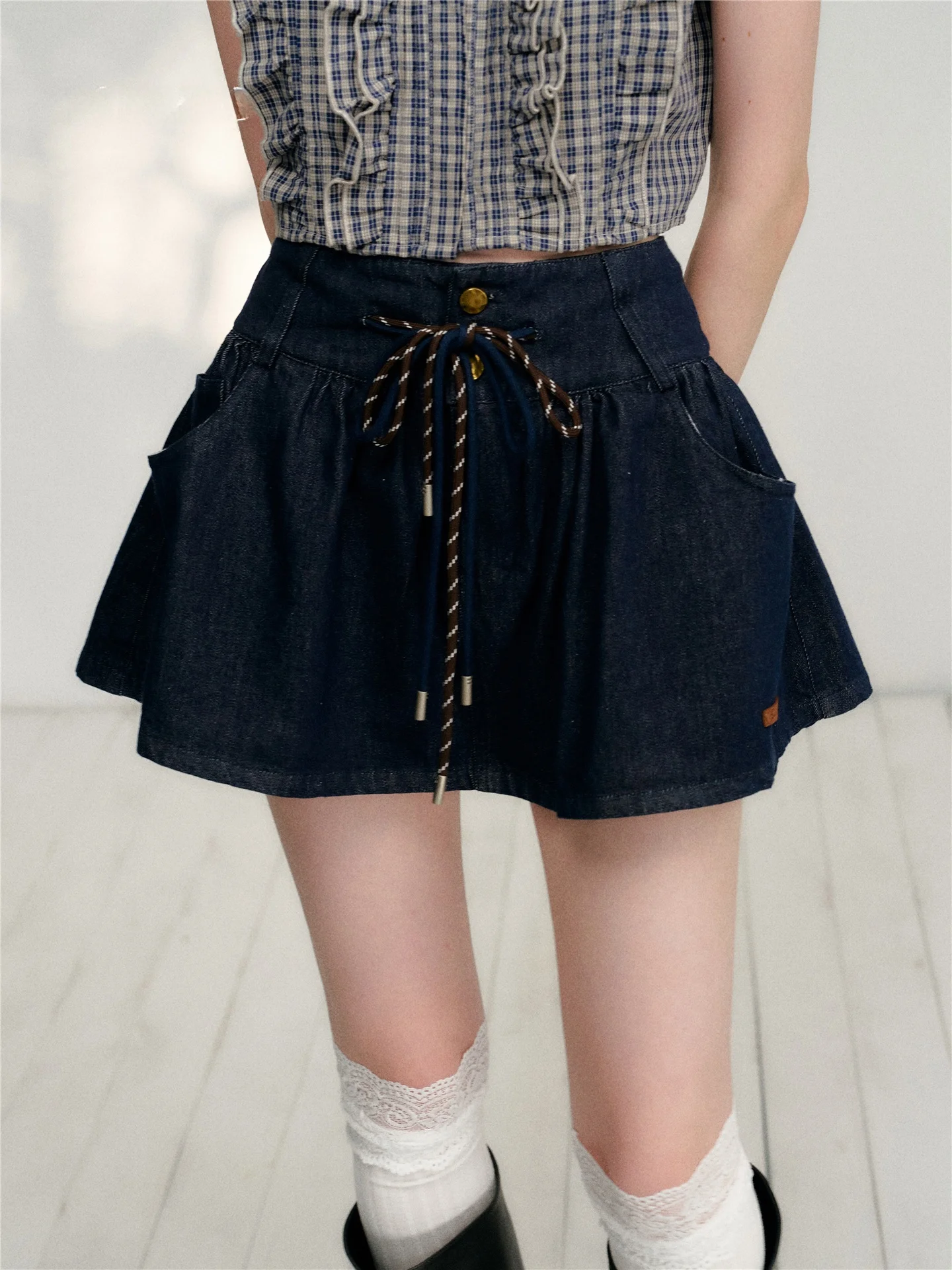 

Элегантная джинсовая пышная юбка с высокой талией для женщин больших размеров, дизайнерская модель, стройнящая, эстетичная, средней длины, от 16DEWS