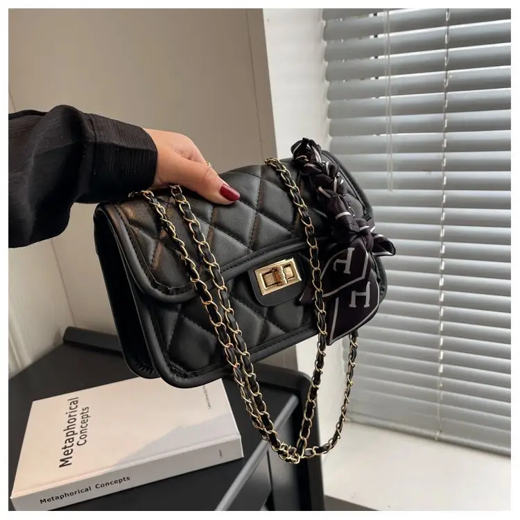 White Female\'s PU Leather Shoulder Bag Solid Color Rectangle Shape Diamond Jacquard Flip Bag with Metal Chain Shoulder Strap