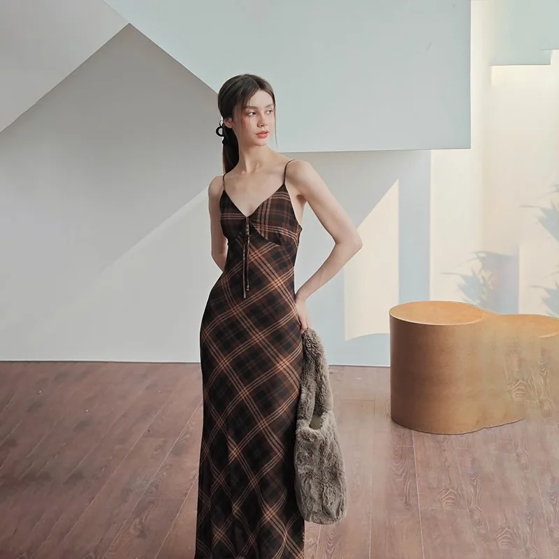 

Trendy Vintage Plaid Spaghetti Strap Long Dresses Women Temperament Sexy V-neck Package Hip Bodycon Maxi Dress Streetwear Female