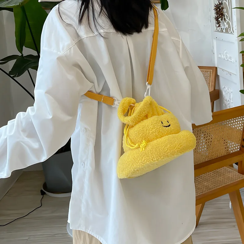 

Creative and quirky plush shoulder crossbody bag, street trendy women's bag, large capacity versatile handbag, daily travel chil