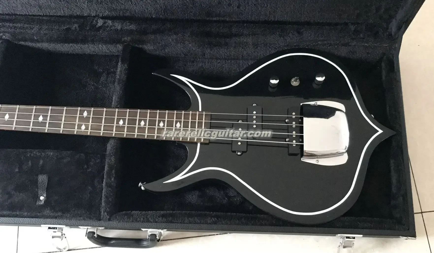 In Stock Simmons 4 Strings Black Electric Bass Guitar Mahogany Body Rosewood Fingerboard Diamond Inlay Big Cover Bridge