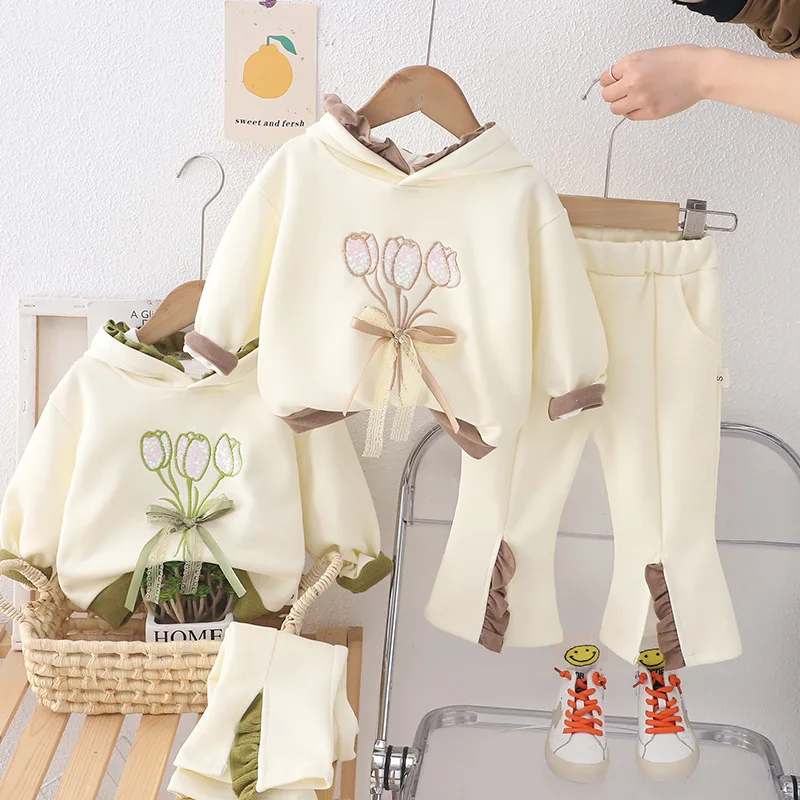 Clothing suit Spring and Autumn Korean version 0-5 year old girls fashion flowers sweet casual sports clothes children garments