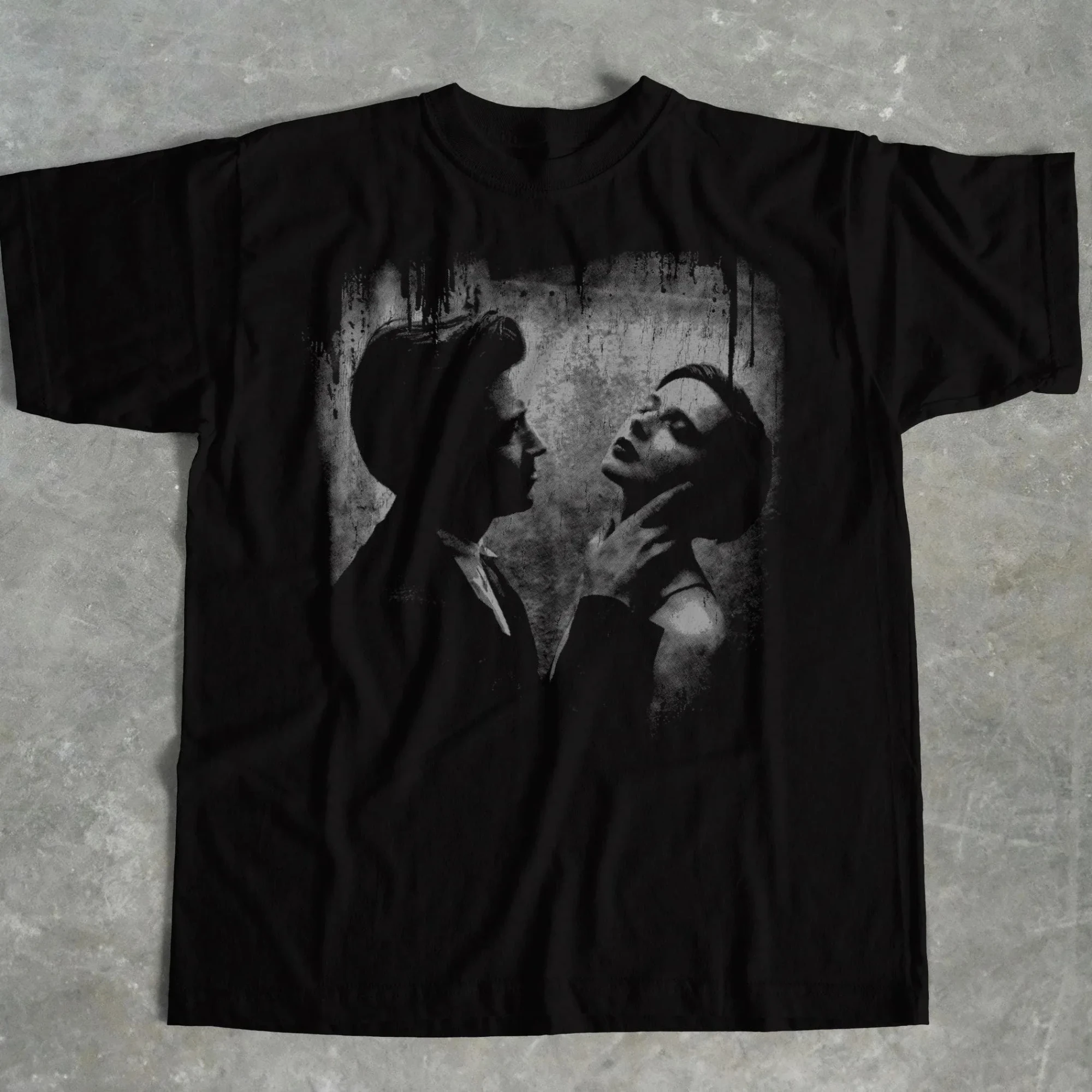 

True Love T-shirt, A Short-sleeved Printed T-shirt with Beautiful Love Between Men and Women. True Love Is Elegant and Beautiful