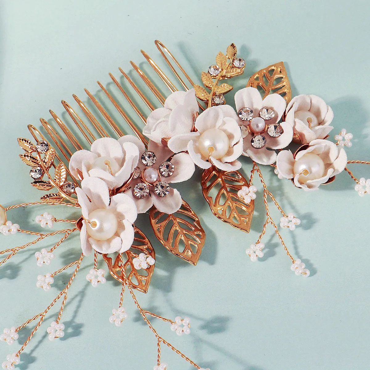 New Korean-Style Floral Bridal Hair Comb Delicate Metal Leaf Hair Clip Headpiece Luxury Pearl Beaded Hairpin Hair Accessories