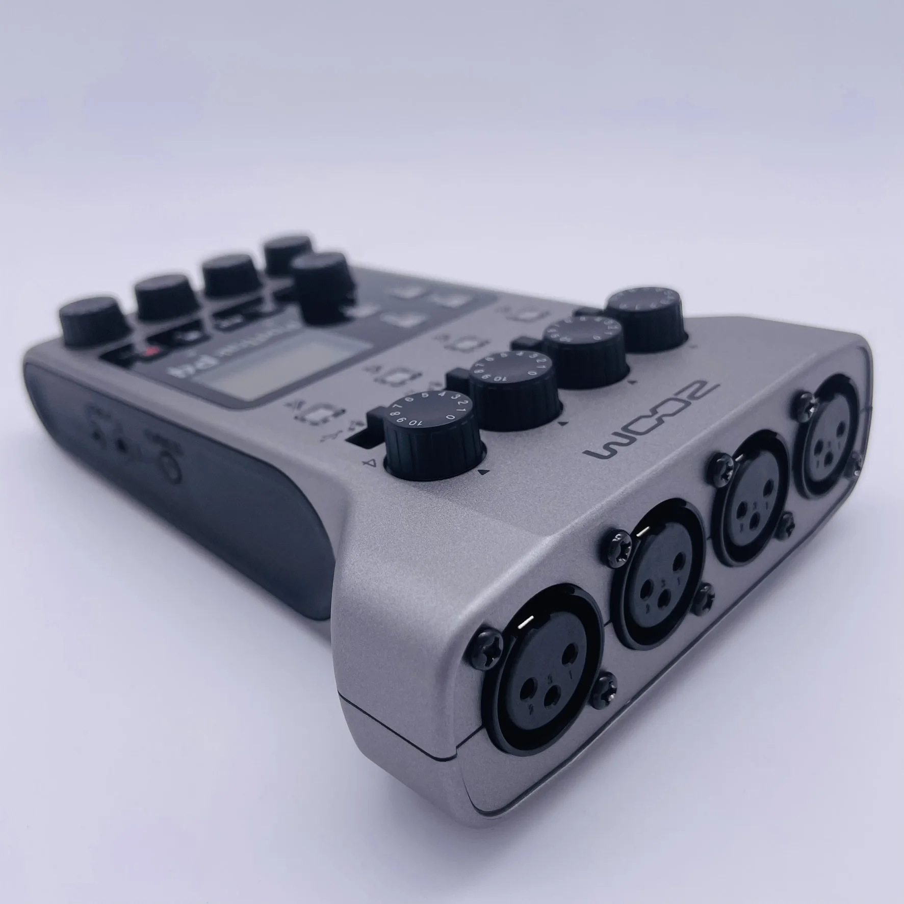 ZOOM Podtrak P4 Портативный записывающее устройство для интервью с 4-мя микрофонными входами и аудиоинтерфейсом USB Поддержка устройства Android или IOS