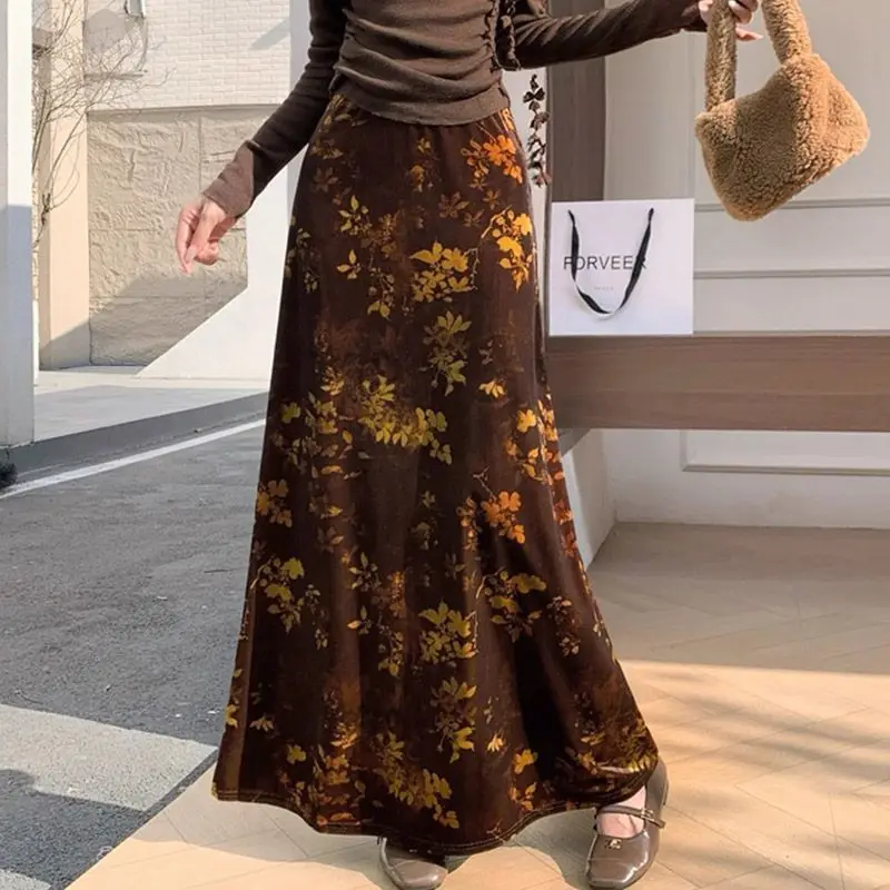 

Новая бархатная юбка в китайском стиле для женщин на осень и зиму 2025 года, новая юбка «рыбий хвост» с завышенной талией и бедрами