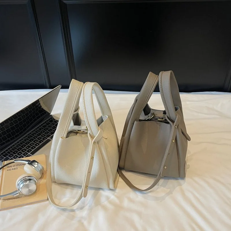 

Популярная классическая женская сумка-мессенджер - кожаная сумка через плечо, элегантный дизайн, модный предмет