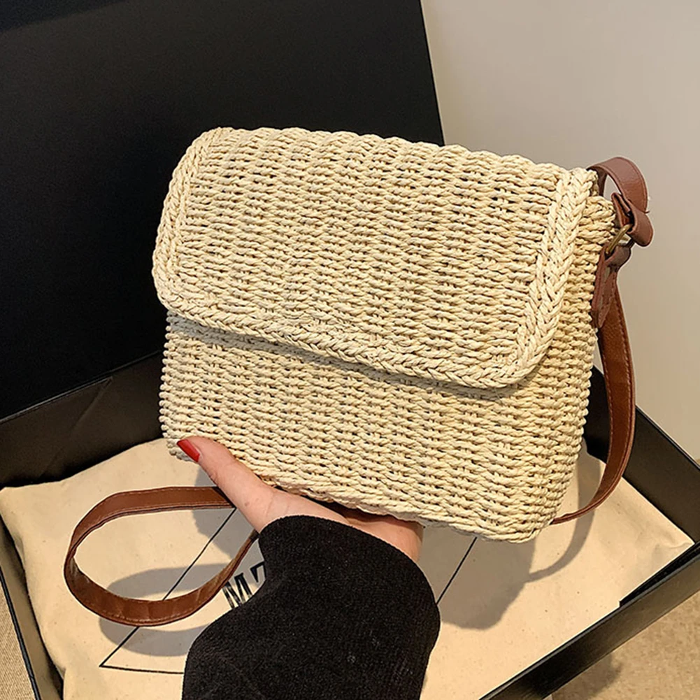 Fashion Women Weave Straw Shoulder Bag Raffia Messenger Bag New Trendy Vintage Crossbody Bag for Holiday Summer Straw Beach Bag