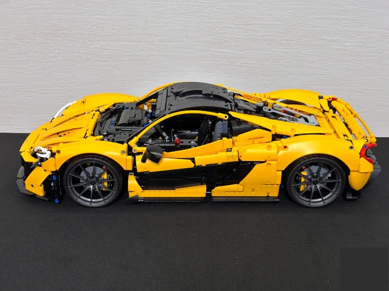 الصندوق الأصلي متوافق 42172 1:8 سيارة رياضية الطوب نموذج حلية Gifts3893 قطعة اللبنات التقنية P1 سوبر سباق السيارات