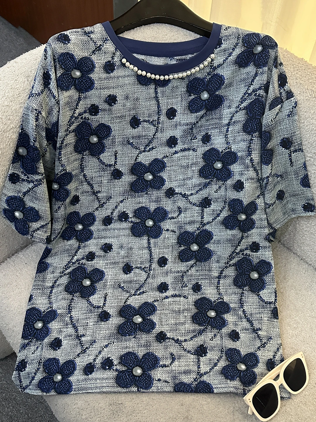 

Elegant Lady Summer Two-piece Set Beads Flowers Short Sleeve T-shirt O-neck Pullover Top + Casual A-line Shorts Women Suits