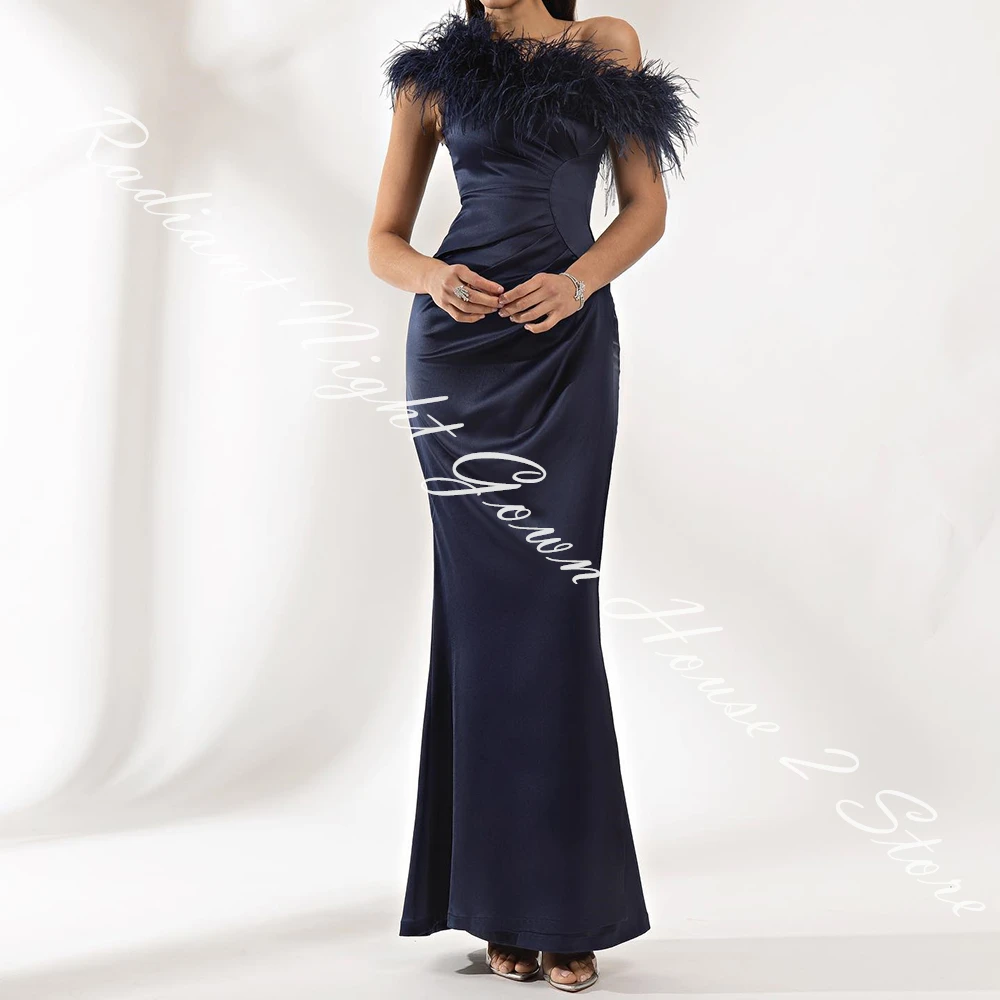 فستان سهرة بحورية البحر من الساتان بكتف واحد وريش بدون أكمام بطول الأرض فساتين حفلات عصرية في المملكة العربية السعودية