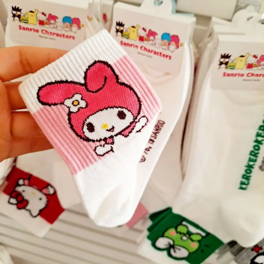 MINISO Sanrio-Calcetines deportivos de algodón para mujer, medias transpirables de Hello Kitty, Kuromi, Cinnamoroll, Melody