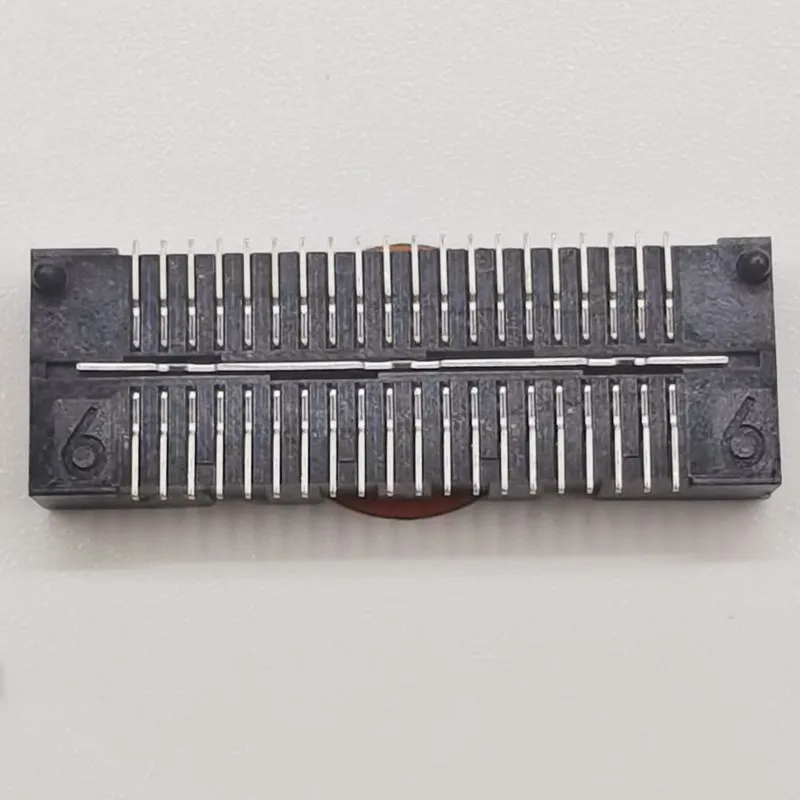 QSE-020-01-F-D-A-K-TR 0.8mm spacing 40P 2-row plate to plate gold-plated base