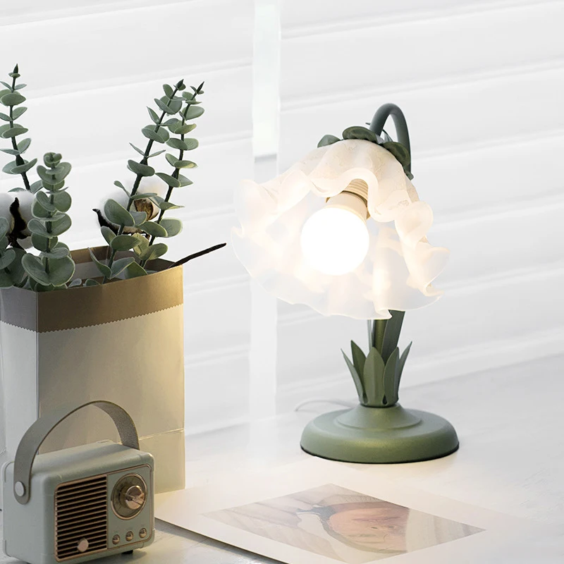 French Rural Led Plant Green Glass Flower Table Lamp American Vintage Main Hotel Living Room Bedroom Decoration Reading Lights