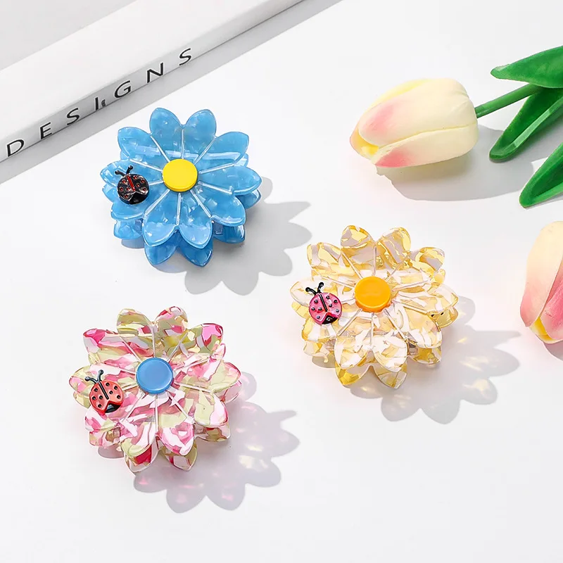 New Fresh Flower Hair Clips Seven-spotted Ladybug SimpleandCute Eco-Friendly Material Crab Clip Hair Accessories for Women Girls