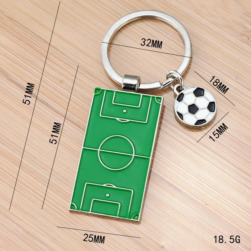 Men Football Field Soccer Key Chain Holder Playground Sports Souvenir Keyring Ornament Keychains Jewelry Football Fans Club Gift