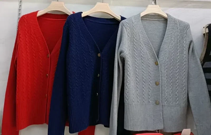 Cardigan maglione sottile con scollo a v alla moda versione coreana da donna giacca in maglia Casual morbida autunno e inverno da donna