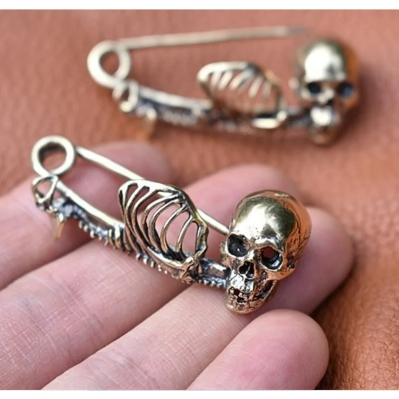 Halloween Schädel Cosplay Pins Gekreuzte Knochen Künstliche Edelstein Skelett Flügel 3D Kostüm Hut Pins Party Punk Gothic Metall Broschen – Detail 3