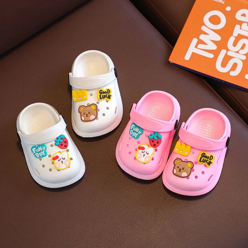 Kids Slippers New Cartoon Bear Kids Boys Girls Mules Clogs Summer Baby Solid Garden Beach Slippers Sandals Cave Hole Baby Shoes