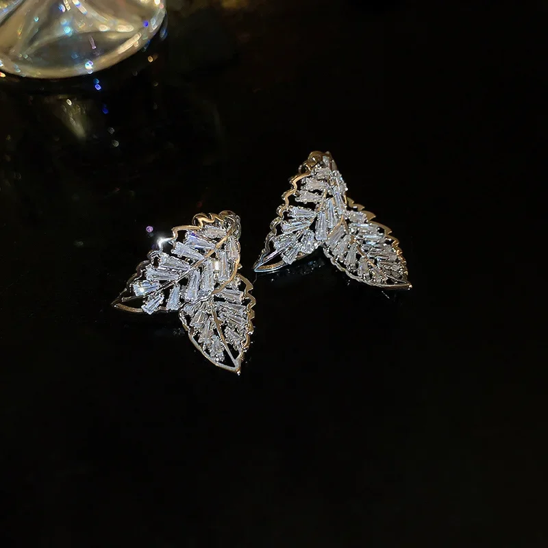 Korea's new fashion silver plated zircon leaves before and after wearing earrings elegant women's dance shiny party accessories