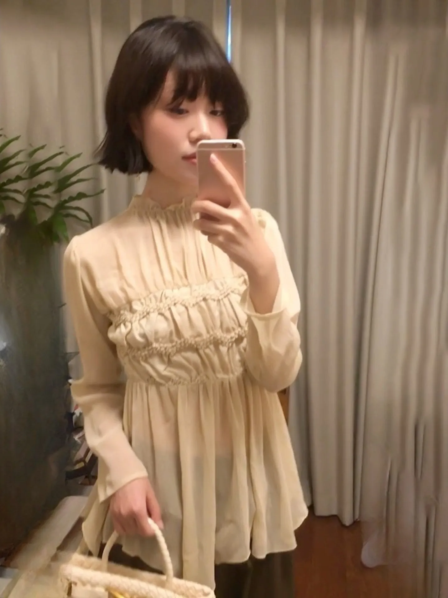 

Faionable Retro Pleated Long Sve Women's irt Autumn New Design Sense Small ence All Matchable Chiffon Top