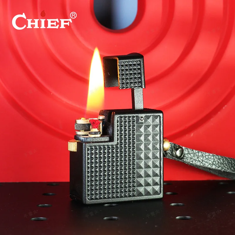 CHIEF New 720 Small Square Brick 2nd Generation Oil Lighter Paris Stud Silver Creative Wheel Side-Slide Compact
