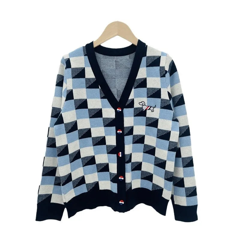 Autumn and winter new V-neck cardigan fashionable casual geometric checkerboard pattern dog embroidery knitted sweater jacket