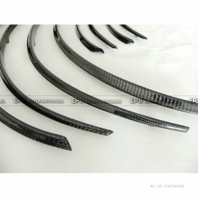 

Suitable for Nissan GT-R R35 carbon fiber modified fenders, slightly wider body +15mm, 8-piece wheel arch surround