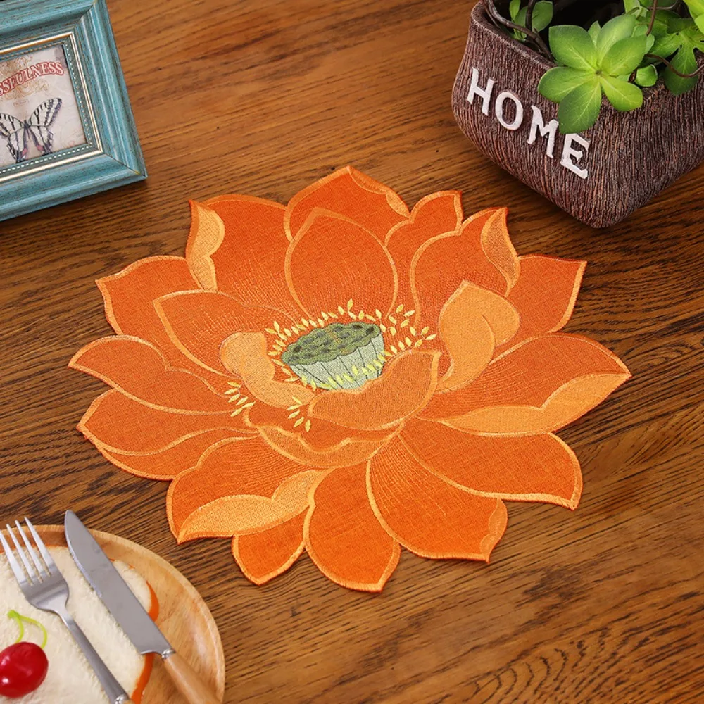 

3pcs/set Embroidered Lotus Placemat Delicate Elegant Lotus Printed Tablecloths Chemical Fiber Distinctive Dinner Mats Christmas