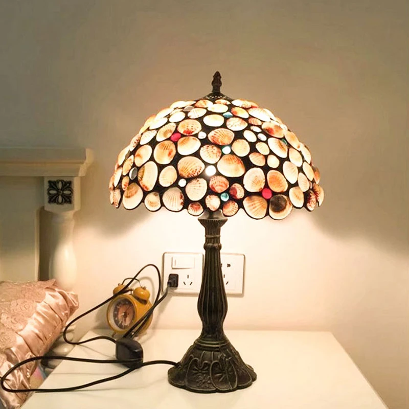 

Vintage Tiffany Table Lamp Shell Handmade Stained Glass Desk Lamps Bedroom Bedside Mediterranean Night Lights Living Room Decor