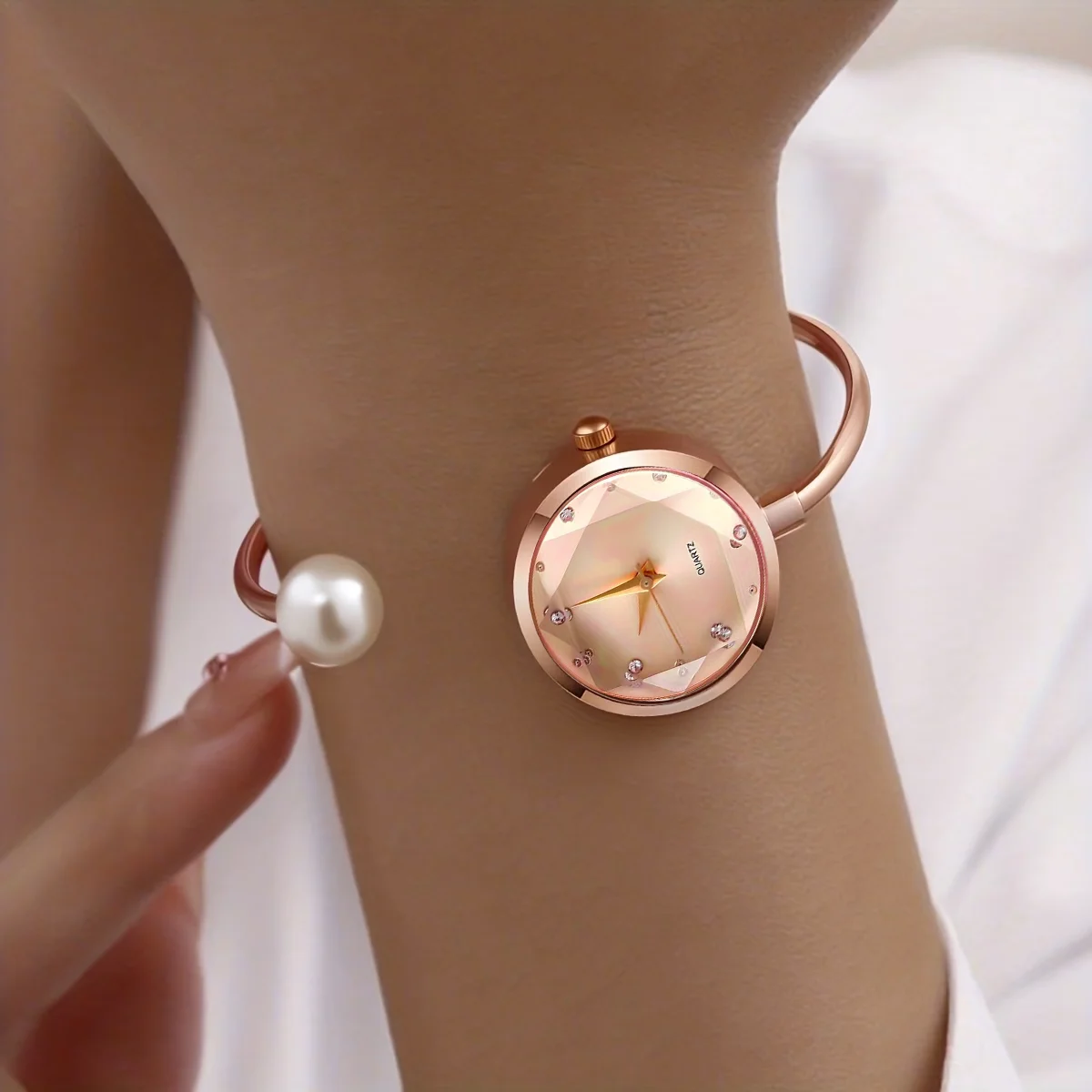 1pc Women's Quartz Watch, Elegant and Simple Small Dial, Retro Instagram Style, Korean Version Fashionable Bracelet Quartz Watch