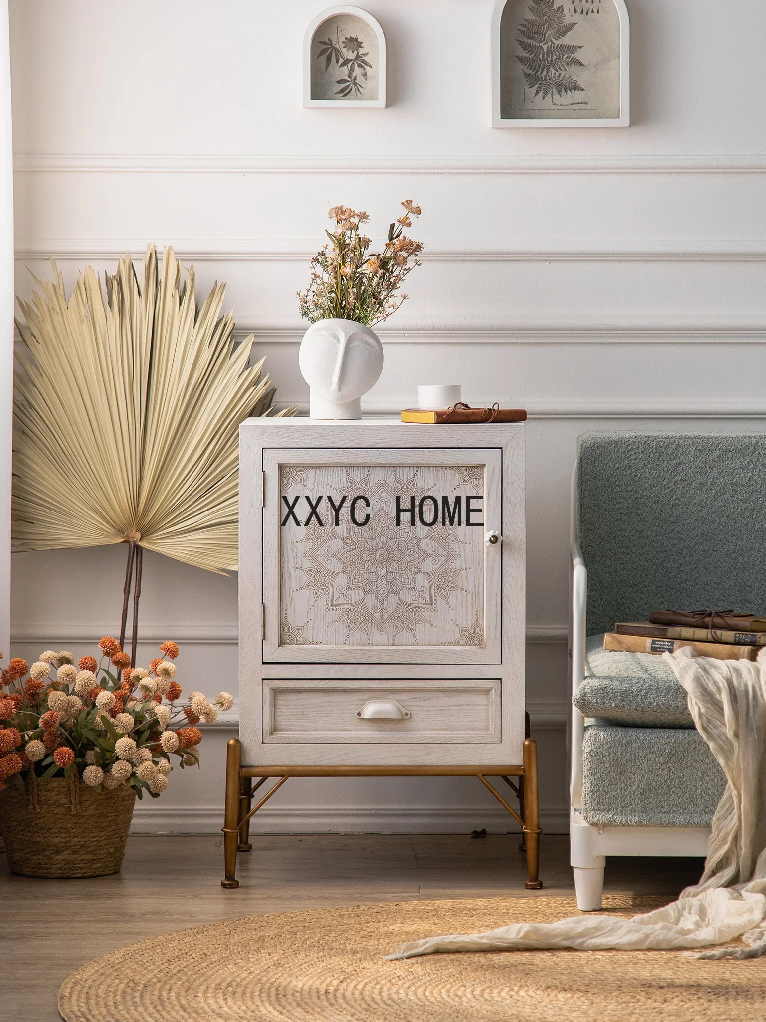 

Retro Sofa Solid Wood Sideboard Low Cabinet Three-Dimensional Carved Storage Locker Living Room